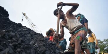 খেটে খাওয়া মানুষদের সুদিন ফেরেনি