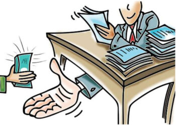 বিল দেন চেকে, ঘুষ নেন নগদে