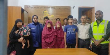 টাকা চুরি করে দুই বান্ধবী নিয়ে কক্সবাজারে পঞ্চম শ্রেণির ছাত্র