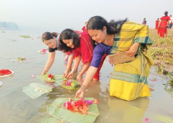 পাহাড়ে পানিতে ফুল ভাসিয়ে বিজু উৎসব