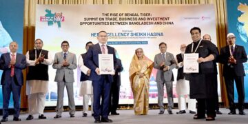 প্রধানমন্ত্রীর চীন সফর বিজনেস সামিটে ১৬ চুক্তি সই