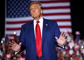 প্রেসিডেন্ট হিসেবে শপথ নিলেন ডোনাল্ড ট্রাম্প